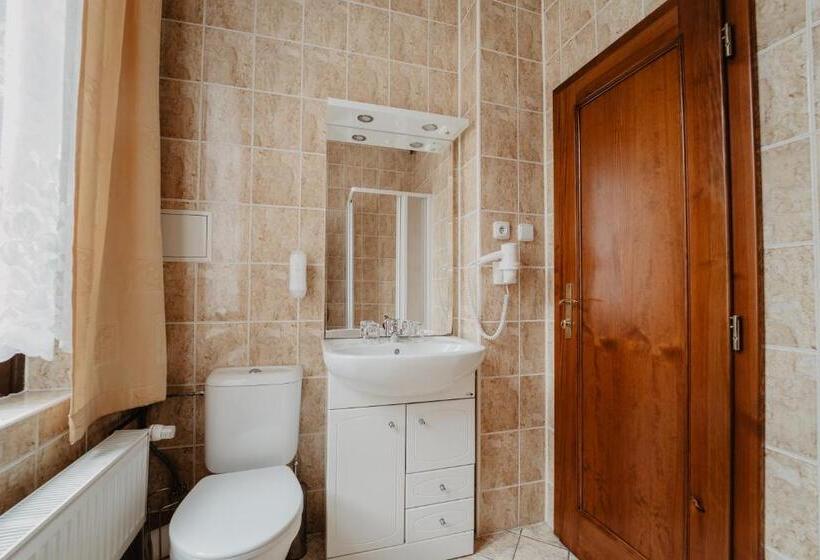 غرفة أساسية, U Lípy