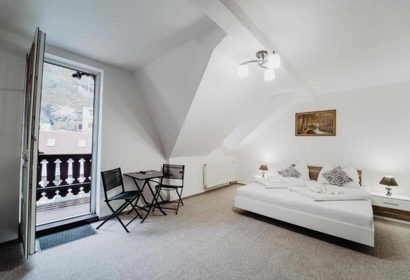 غرفة رباعية اقتصادية مع حمام مشترك, U Lípy