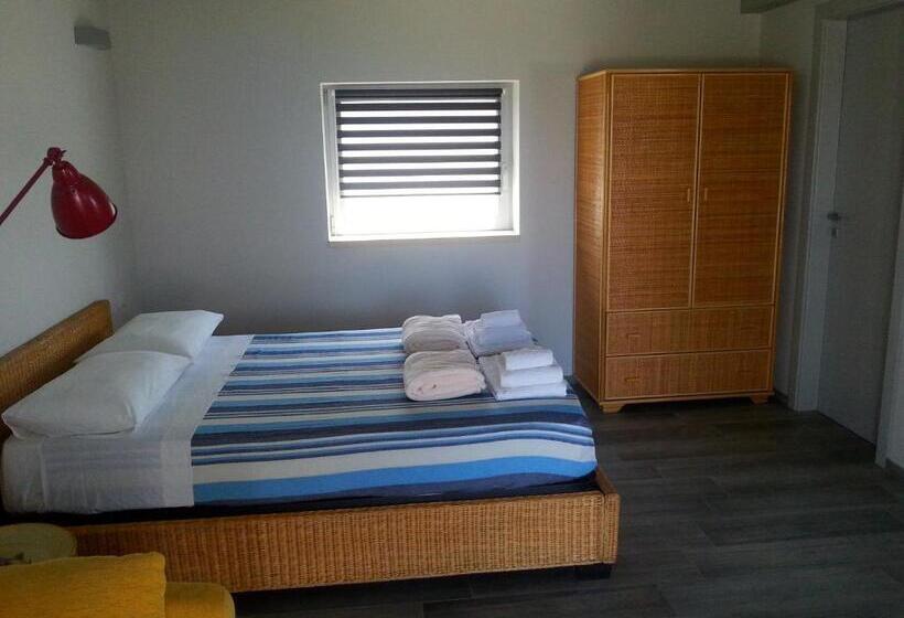 إستوديو قياسى مطل على البحر, Byb Cà Del Mar