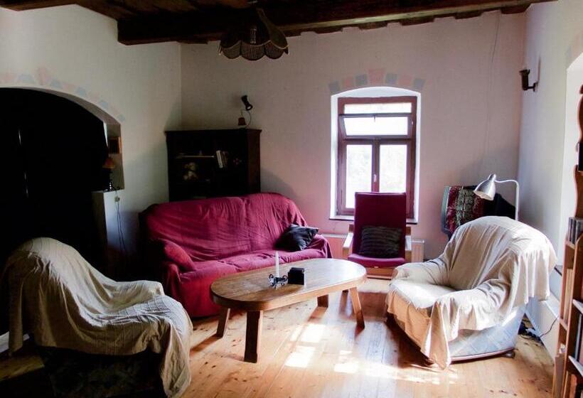 شقة غرفة واحدة, Hétrét Vendégház