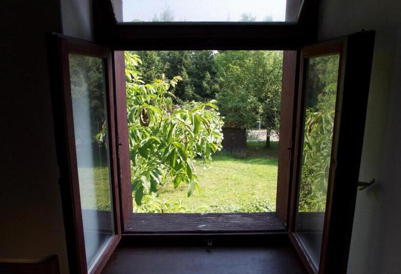 شقة غرفة واحدة, Hétrét Vendégház