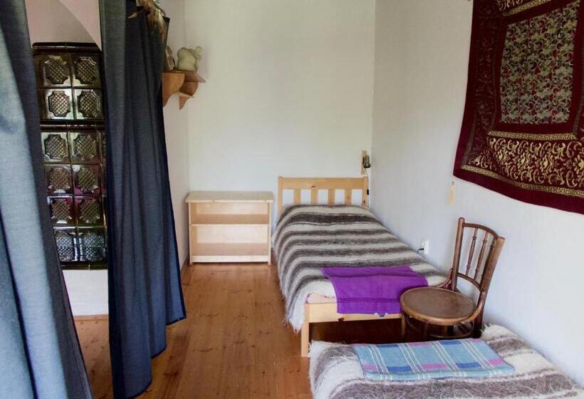 شقة غرفة واحدة, Hétrét Vendégház