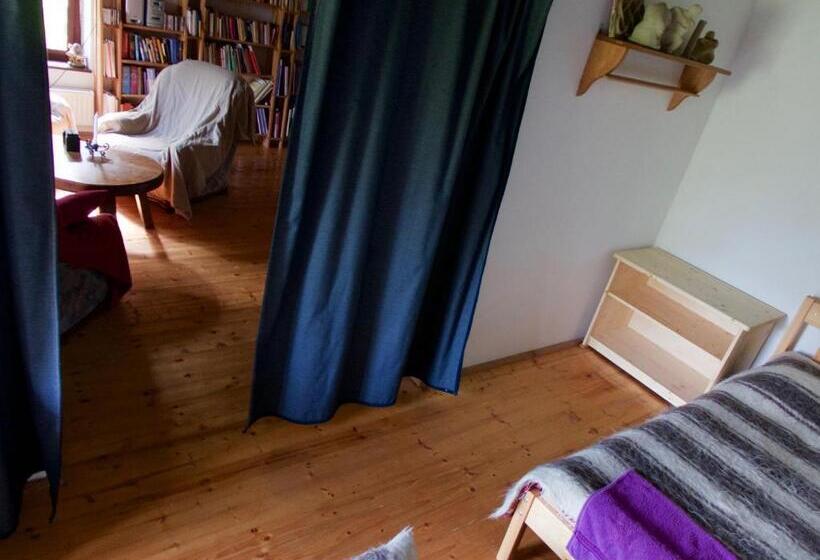 شقة غرفة واحدة, Hétrét Vendégház