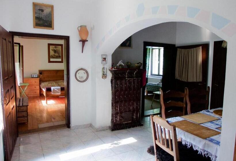 شقة غرفة واحدة, Hétrét Vendégház