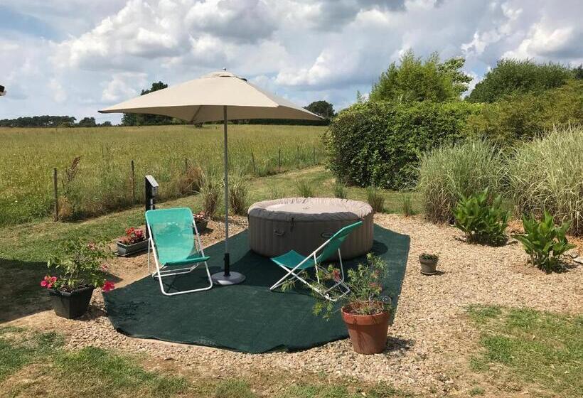 Семейное Бунгало, Maison D Hôtes Afrika Du Queyroux