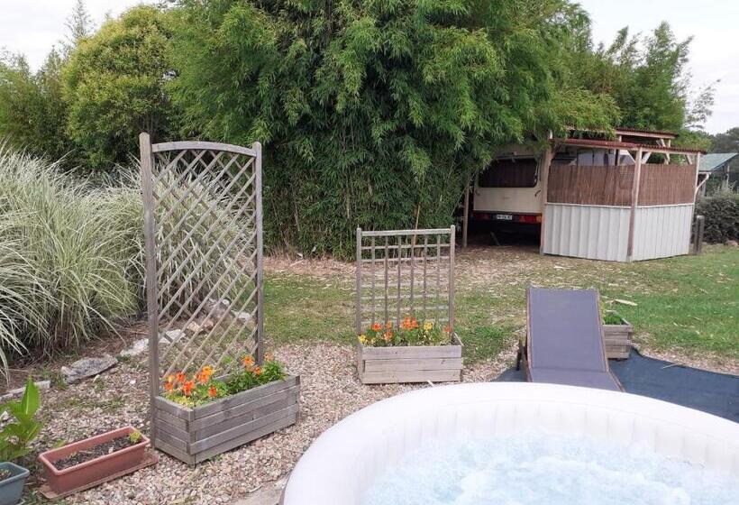 Семейное Бунгало, Maison D Hôtes Afrika Du Queyroux