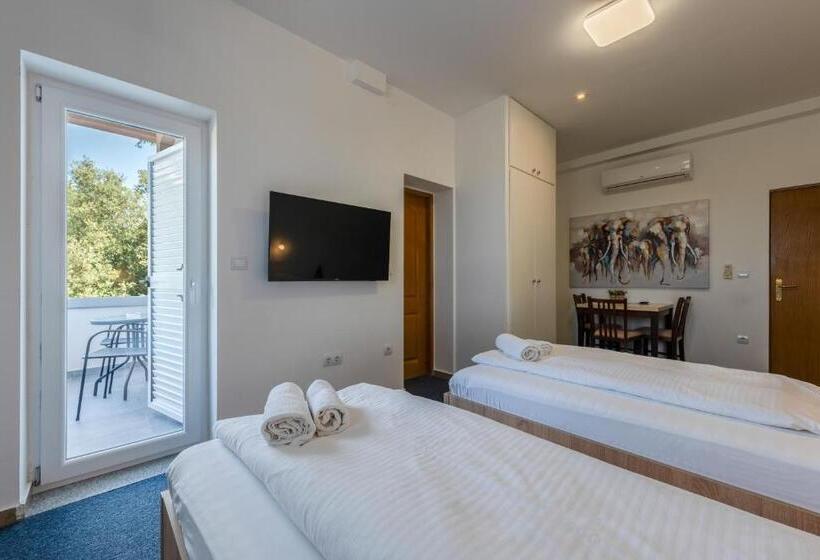 标准工作室带阳台, Aparthotel Plat