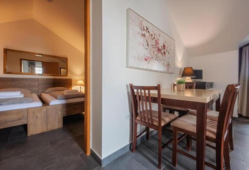 带1个卧室的舒适公寓, Aparthotel Plat