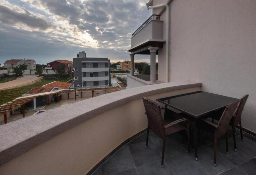 Comfort studio with sea view, Aparthotel Plat