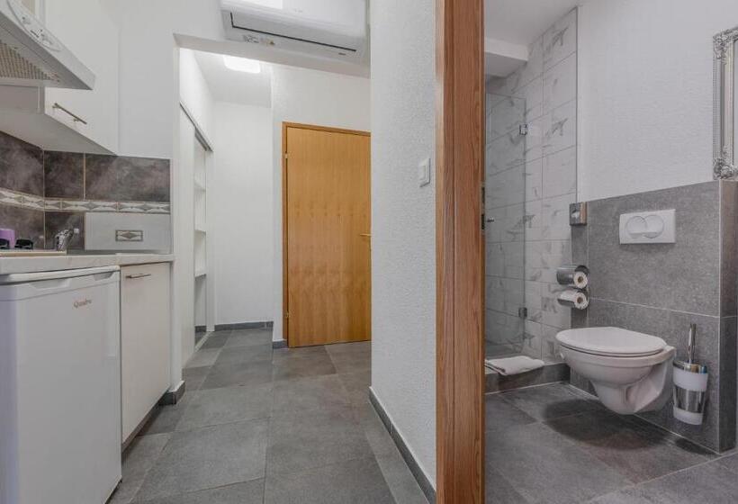 Comfort studio with sea view, Aparthotel Plat