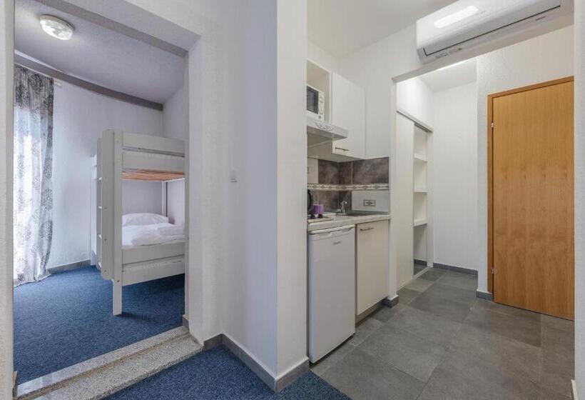 Comfort studio with sea view, Aparthotel Plat