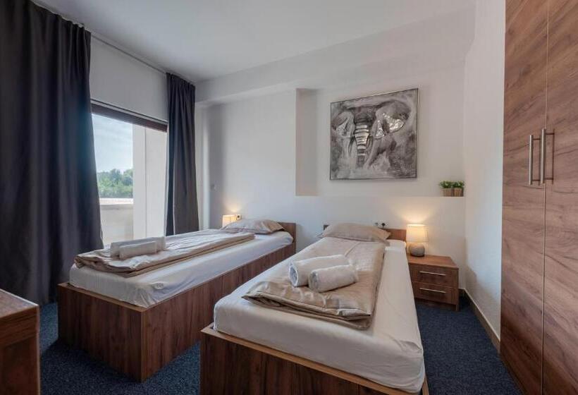 Comfort room with balcony, Aparthotel Plat