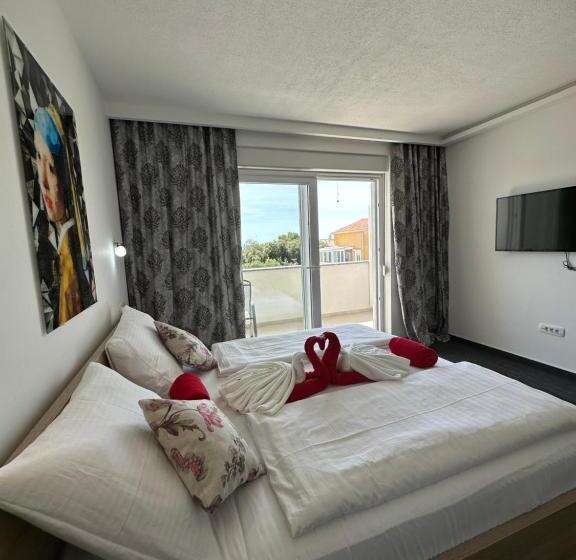 豪华海景房带阳台, Aparthotel Plat