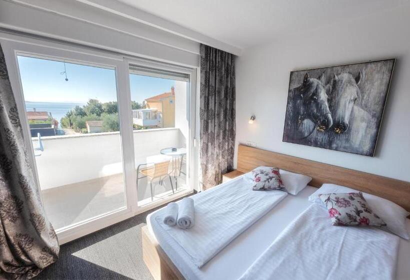 豪华海景房带阳台, Aparthotel Plat