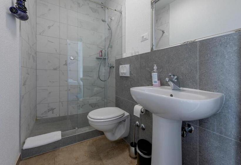 舒适房间带泳池景, Aparthotel Plat