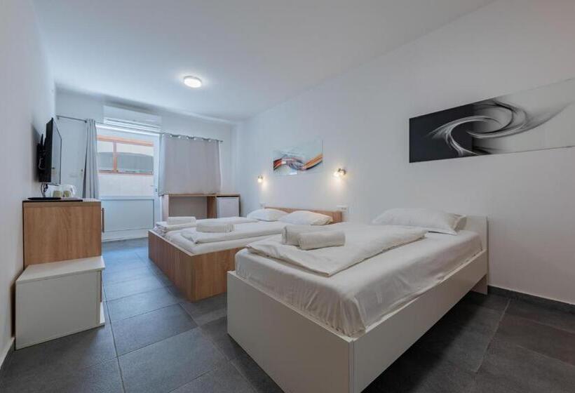 家庭间, Aparthotel Plat