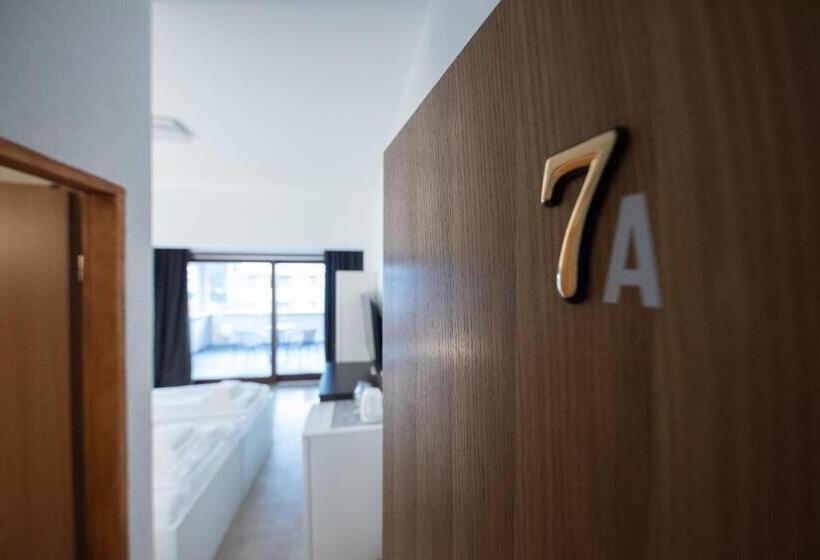 舒适房间带泳池景, Aparthotel Plat