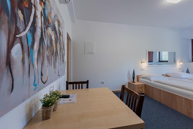Студио Стандарт с Балконом, Aparthotel Plat