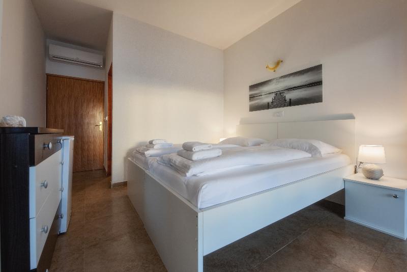 Номер Стандарт Вид на Бассейн, Aparthotel Plat