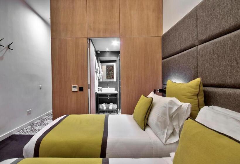 اتاق لوکس, Ursulino Valletta