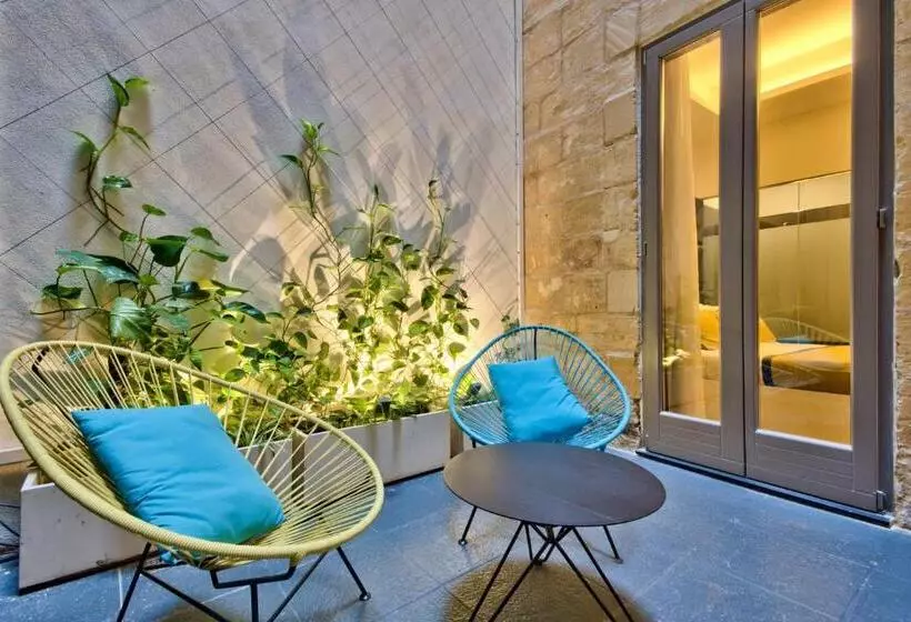 اتاق استاندارد اینتریور, Ursulino Valletta