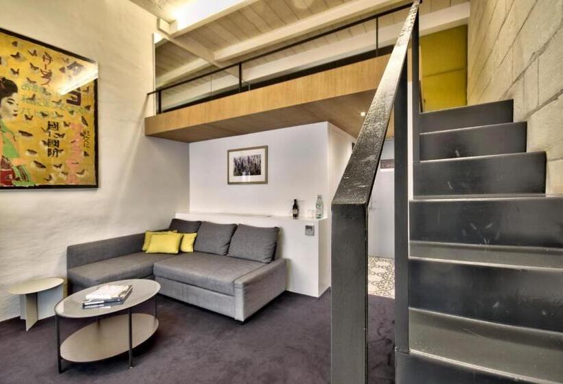 سوییت دوبلکس, Ursulino Valletta