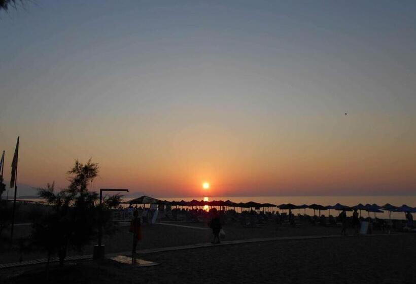 Апартаменты Deluxe 1 Спальня Боковой Вид на Море, Gold Apartments