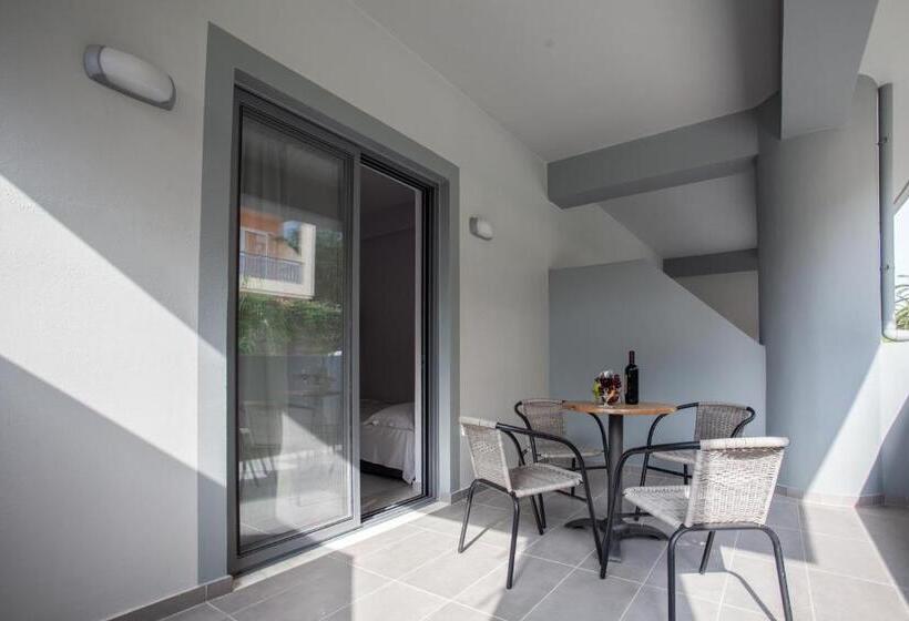 Полулюкс Повышенной Комфортности, Gold Apartments