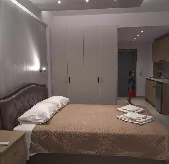 デラックスジュニアスイート, Gold Apartments