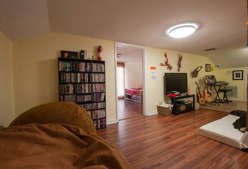 آپارتمان لوکس 1 خوابه, Hostel Auberge Nola