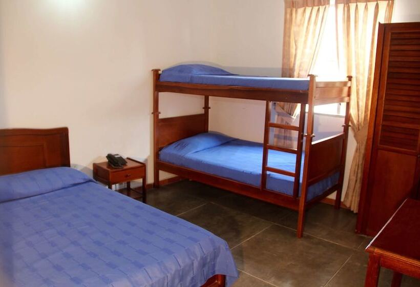 غرفة قياسية رباعية, Casa Grande Cabecera