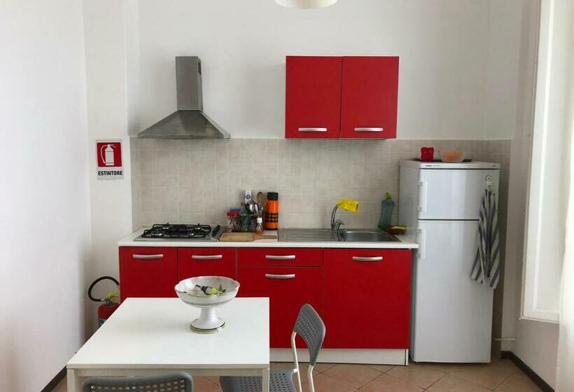 带共用浴室的标准房间, Castelnuovo Rooms Palermo #politeama