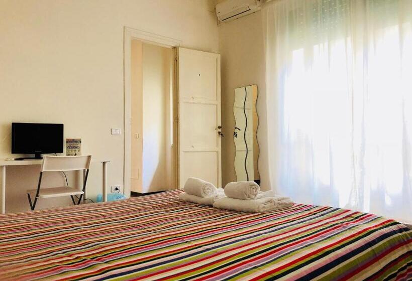 带共用浴室的标准房间, Castelnuovo Rooms Palermo #politeama