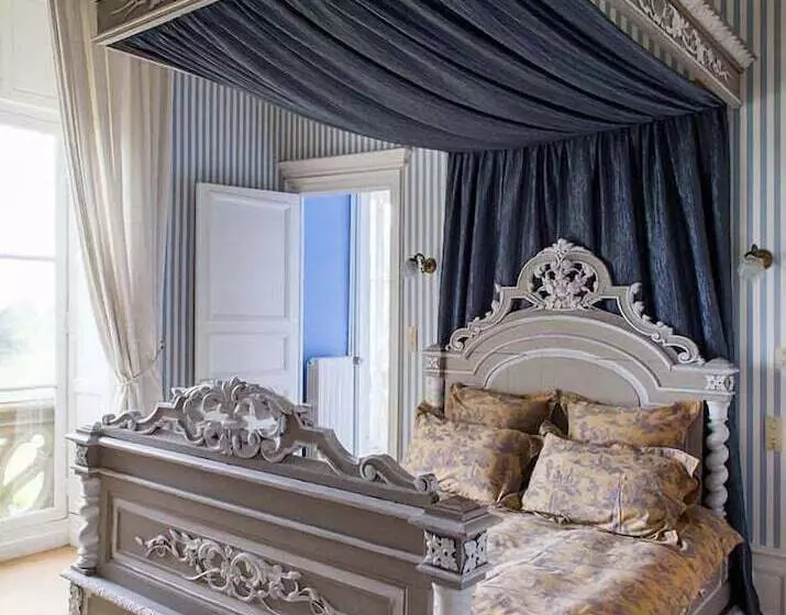 デラックススイート, Château Des Tesnières
