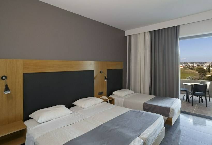 ファミリールーム, Evita Resort