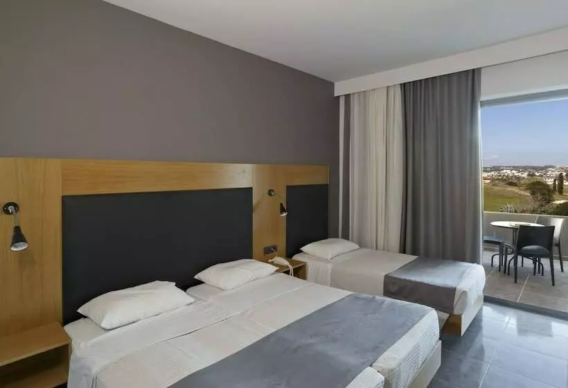 ファミリールーム, Evita Resort