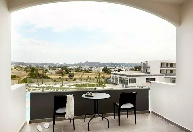 ファミリールーム, Evita Resort