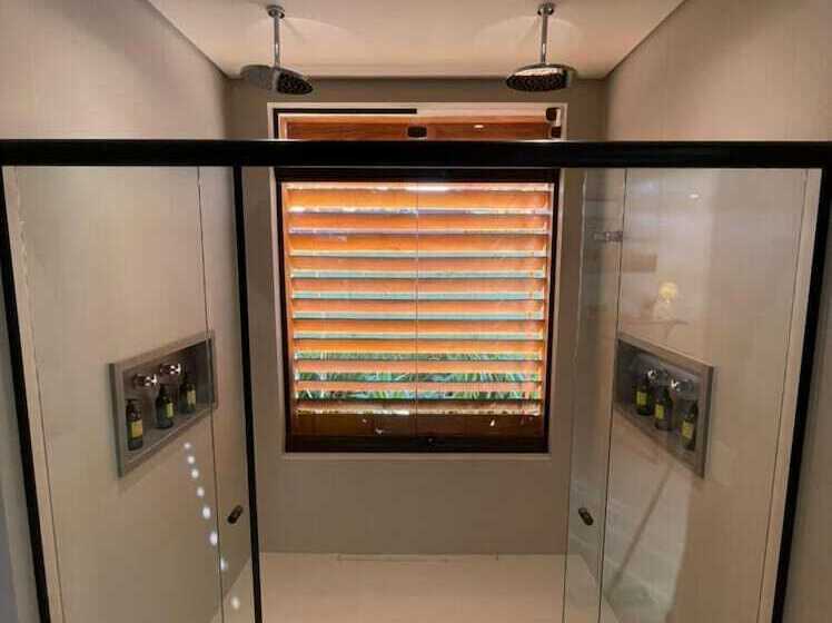 חדר סטנדרט, Hiu