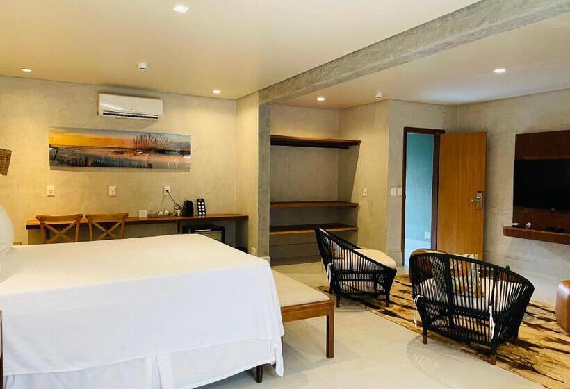 חדר סטנדרט לשלושה עם טרסה, Hiu