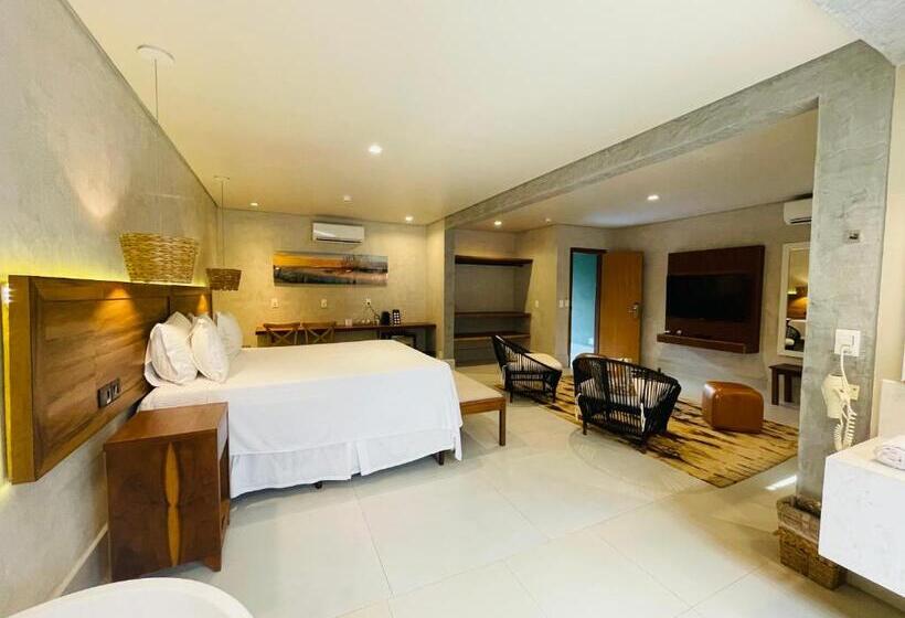 חדר סטנדרט לשלושה עם טרסה, Hiu