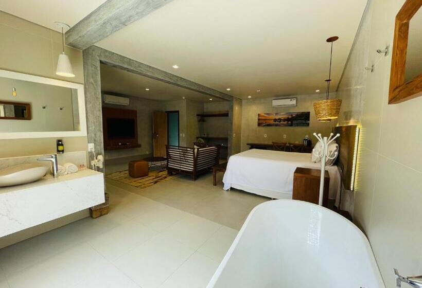 חדר סטנדרט לשלושה עם טרסה, Hiu