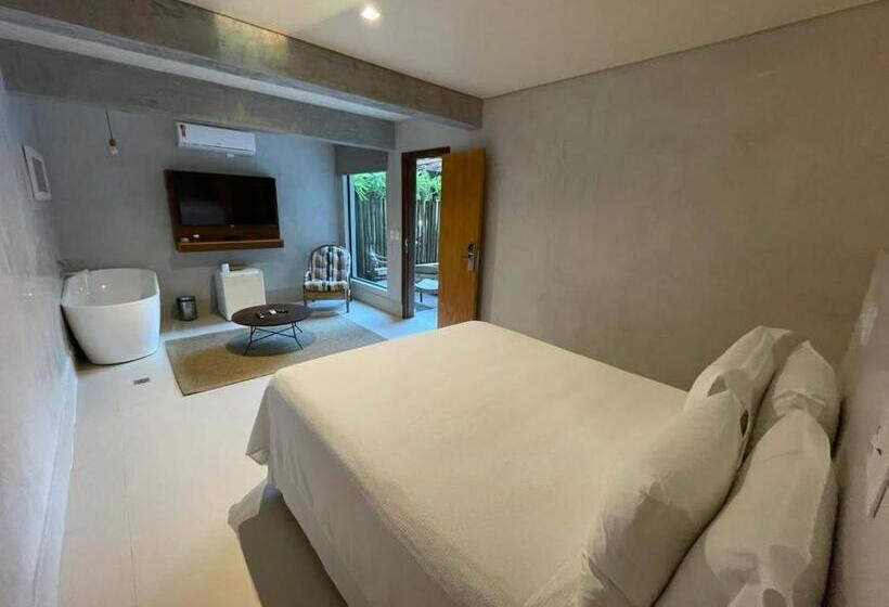 חדר דלוקס, Hiu