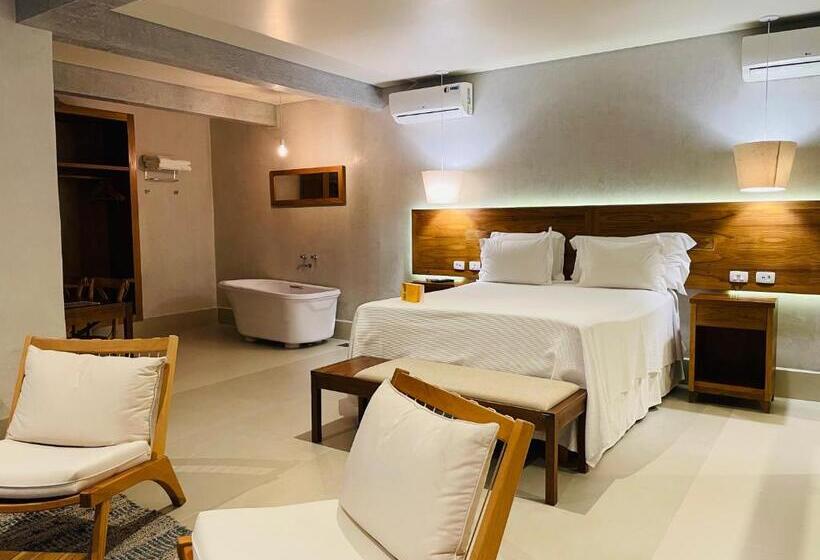 חדר סטנדרט לשלושה, Hiu