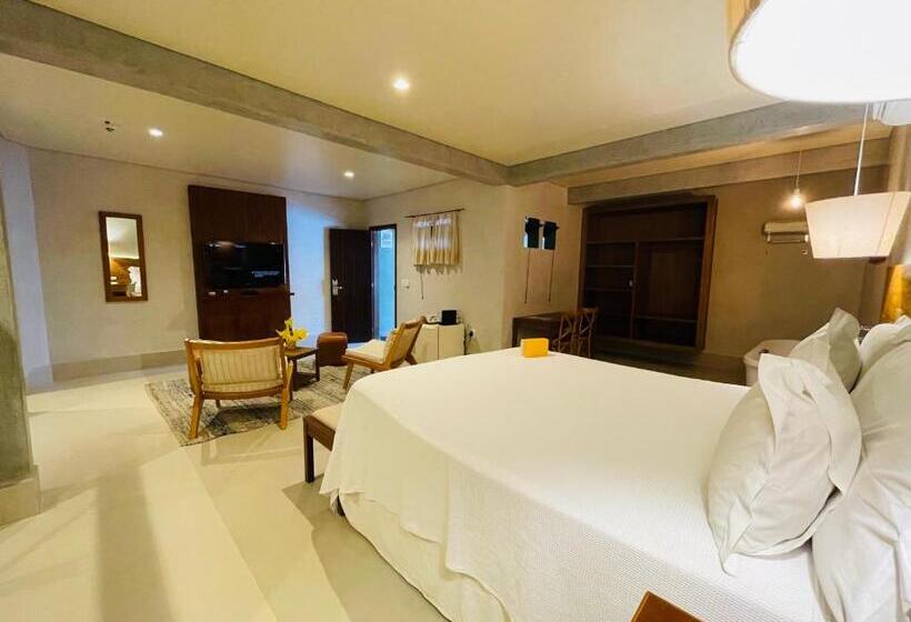 חדר סטנדרט לשלושה, Hiu