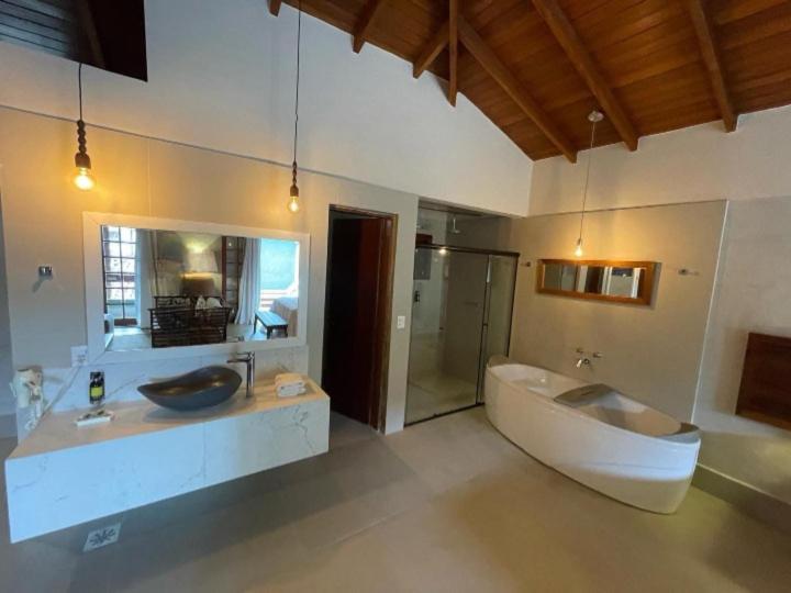 חדר סטנדרט לארבעה, Hiu