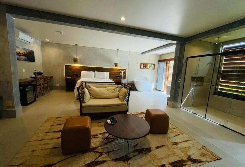 חדר סטנדרט לשלושה עם טרסה, Hiu