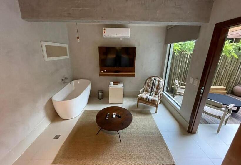 חדר דלוקס, Hiu