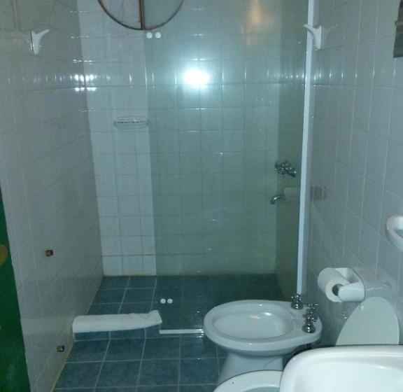 غرفة قياسية رباعية مزودة بشُرفة, Hostería Restaurante Del Puerto