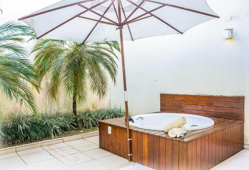 Standaard Driepersoonskamer met Uitzicht op de Tuin, Pousada L Essence