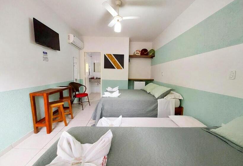 스탠다드 트리플 룸 풀장 전망, Pousada Pompeia